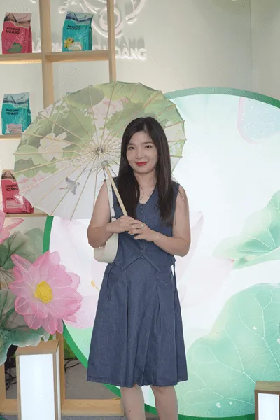 Chị Thùy Linh